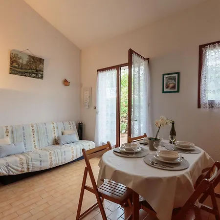 Les Charmilles-10 By Interhome