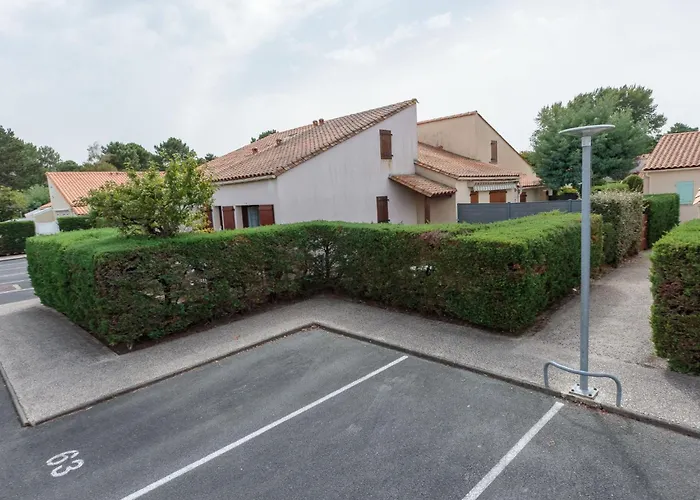 Les Charmilles-10 By Interhome