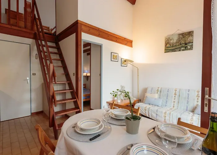 Сasa de vacaciones Les Charmilles-10 By Interhome