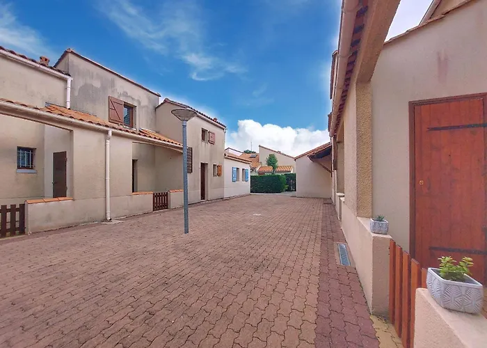 Сasa de vacaciones Les Charmilles-10 By Interhome